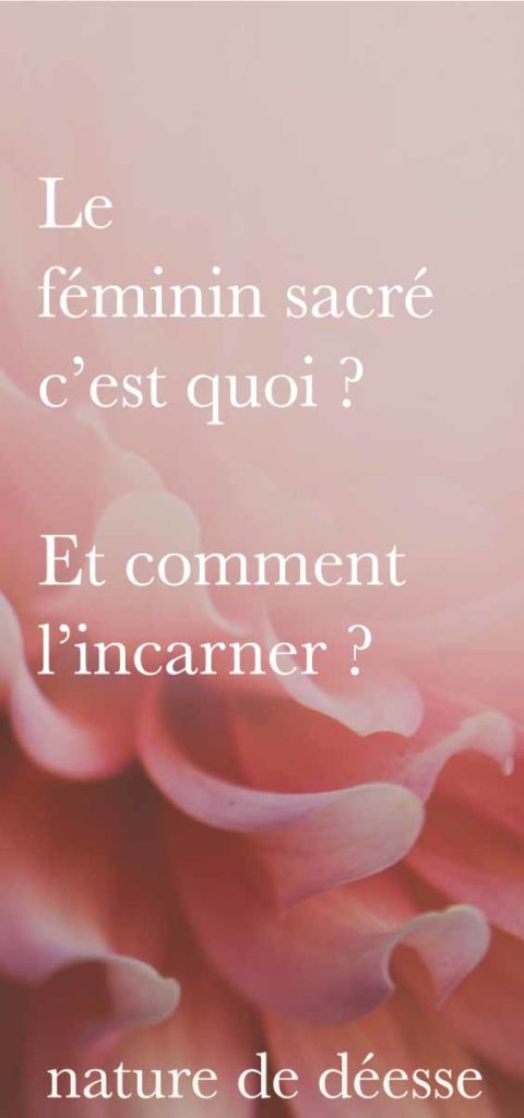 Comment faire pour être en harmonie avec sa féminité, vire et incarner son féminin sacré ? Je partage dans ce podcast ma vision de la féminité assumée.
